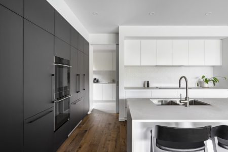 modern-kitchen-2021-08-27-23-29-40-utc